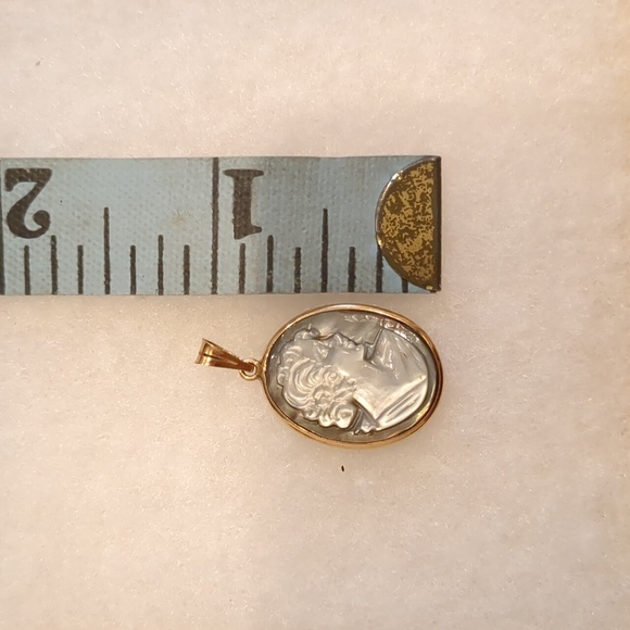 Vintage 14K Gold Cameo Pendant - Picture 5 of 6